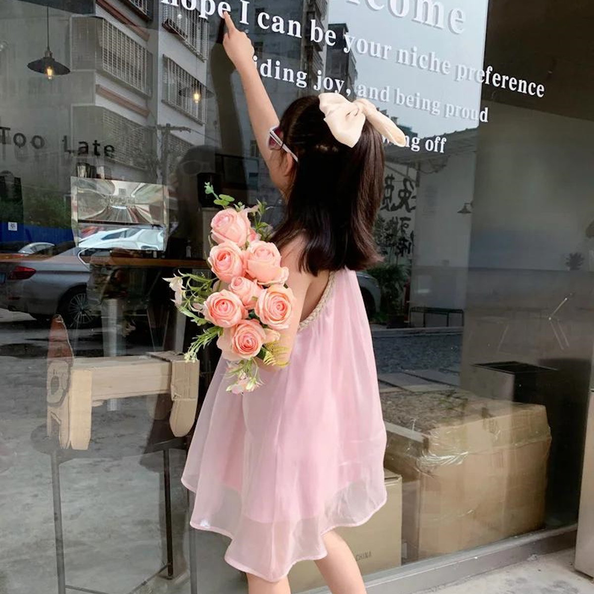 Mama-und-Ich-Kleid aus rosa Chiffon mit Trägern