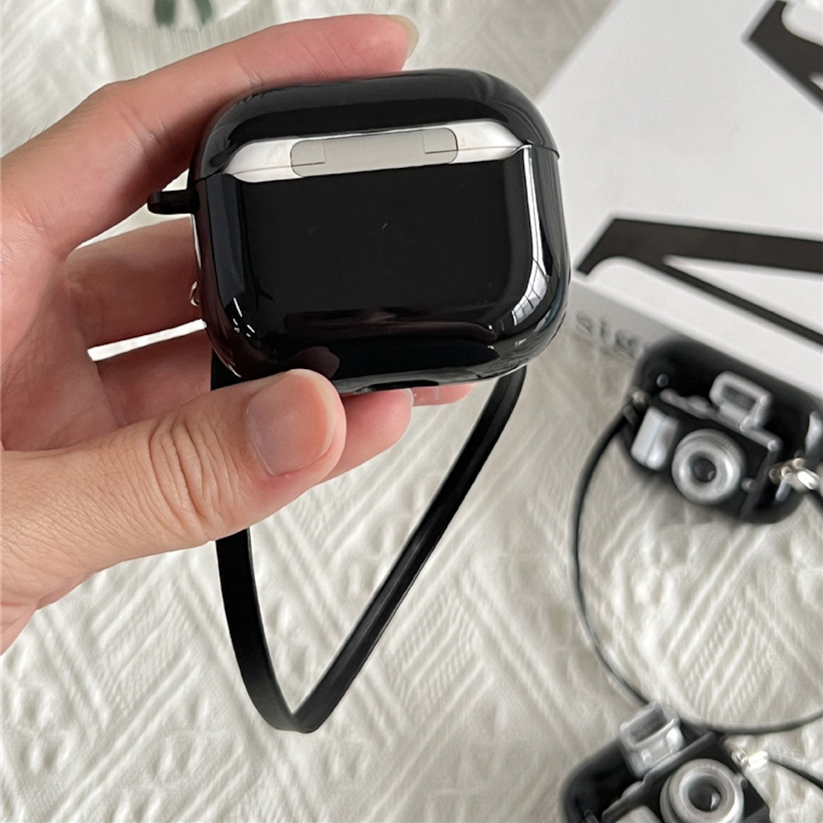 Camera-shaped AirPods case - ChildAngle