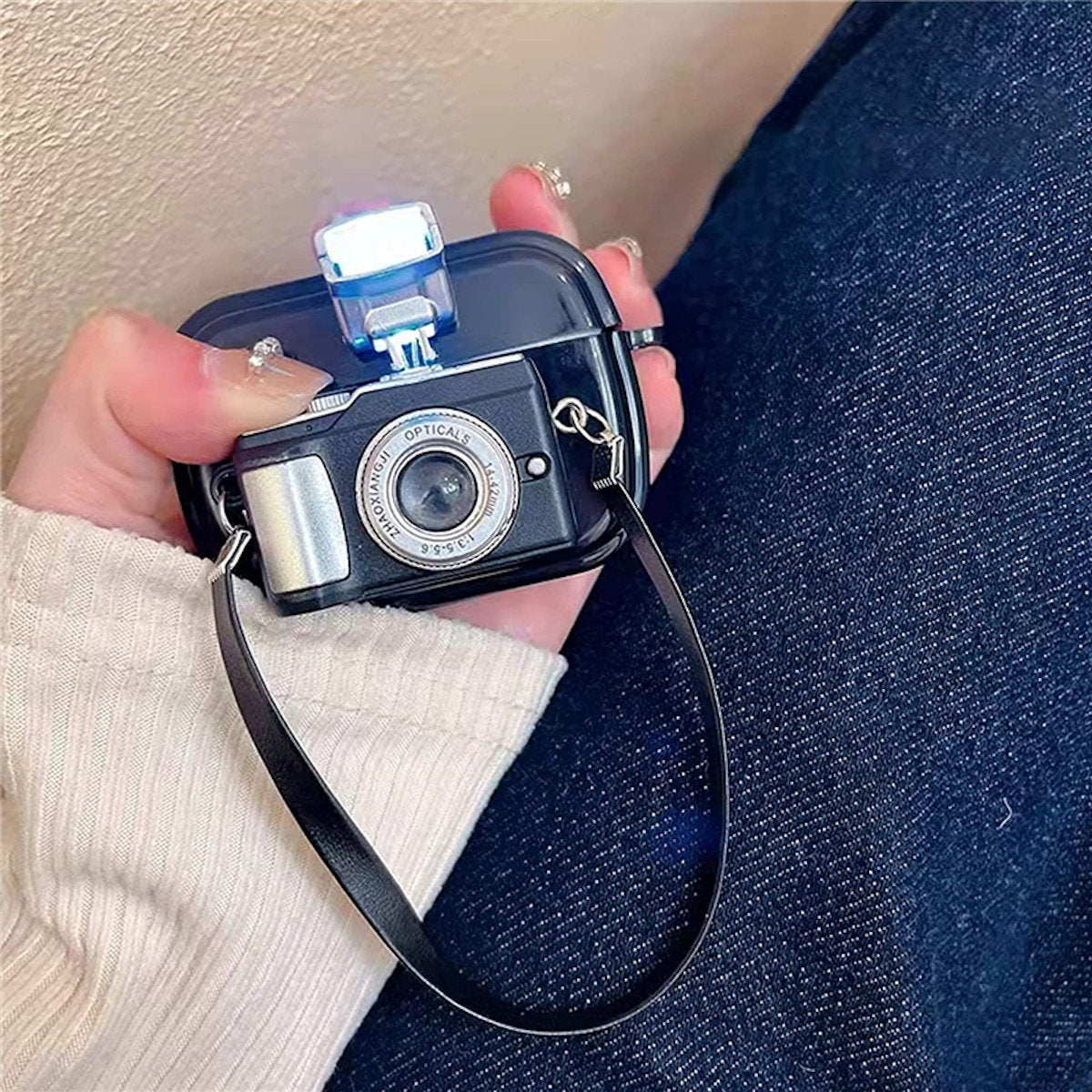 Camera-shaped AirPods case - ChildAngle