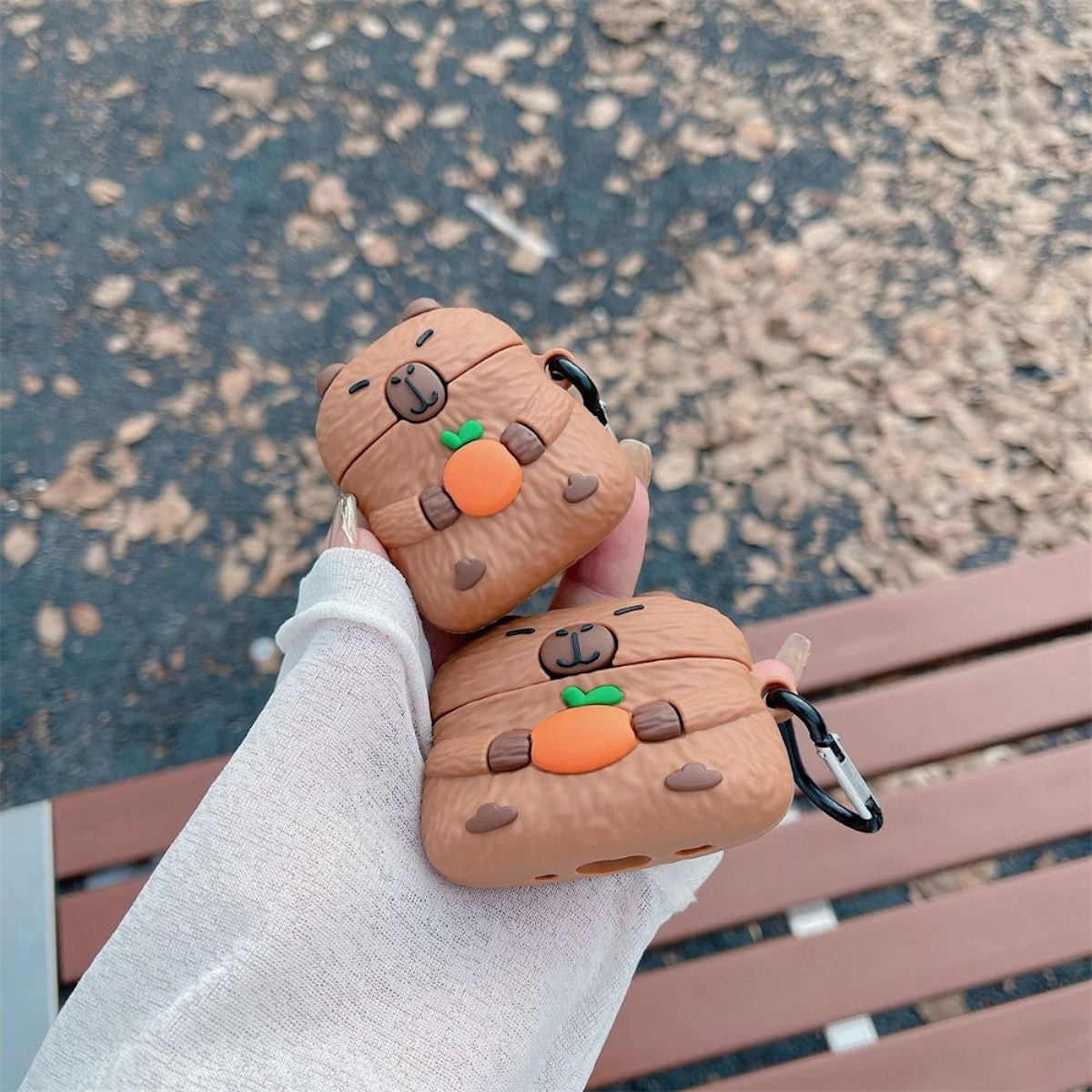 AirPods Pro 3 AirPods 4 Capybara AirPods Case - ChildAngle