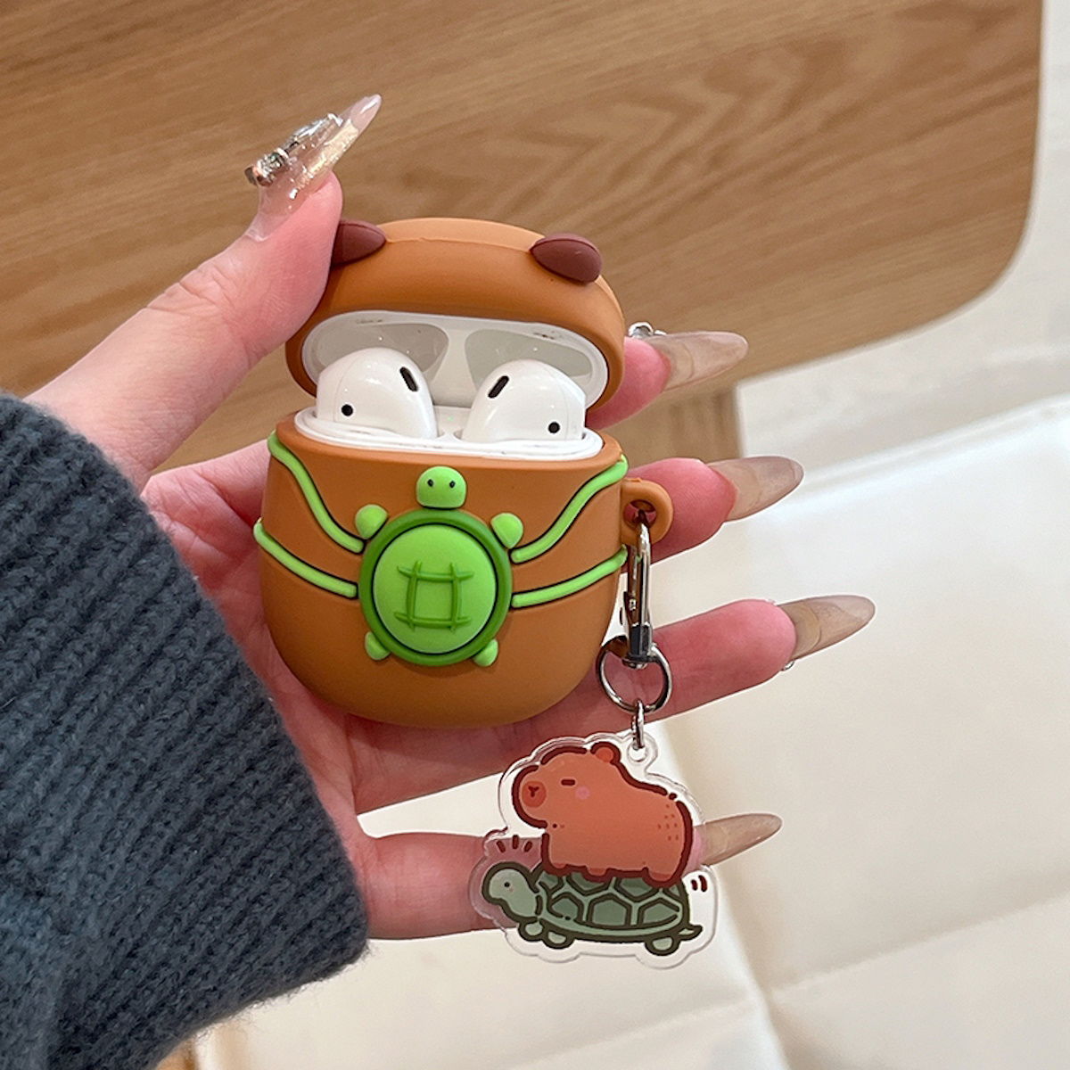 AirPods Pro 3 AirPods 4 Capybara AirPods Case - ChildAngle