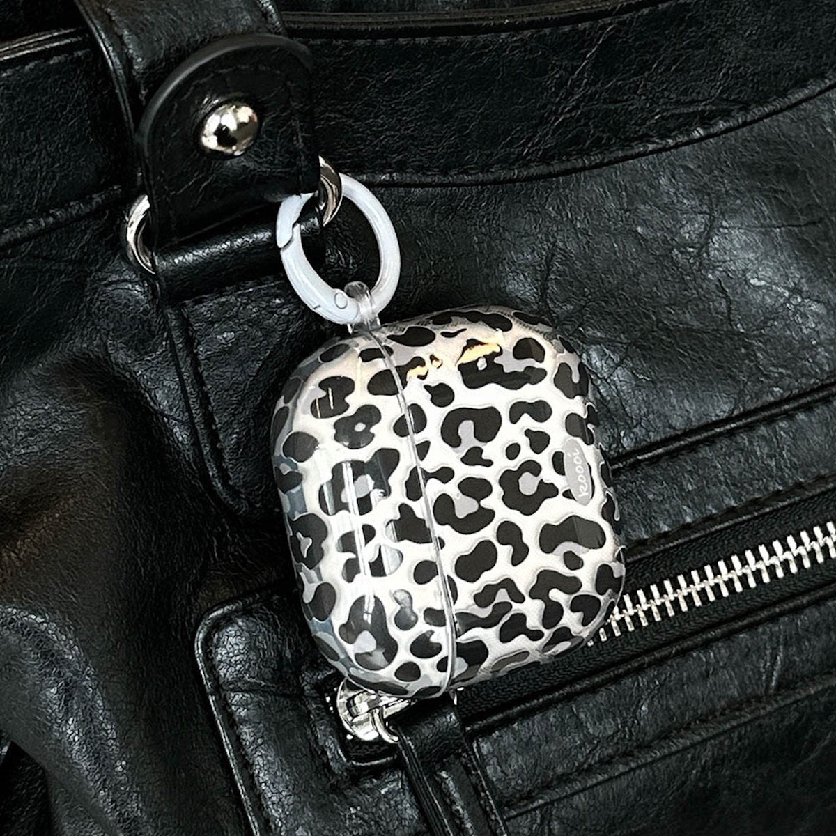 Leopard print AirPods cases - ChildAngle