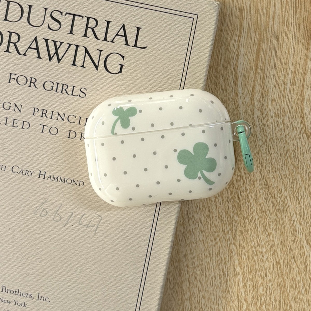 Clover Polka dot AirPods cases - ChildAngle