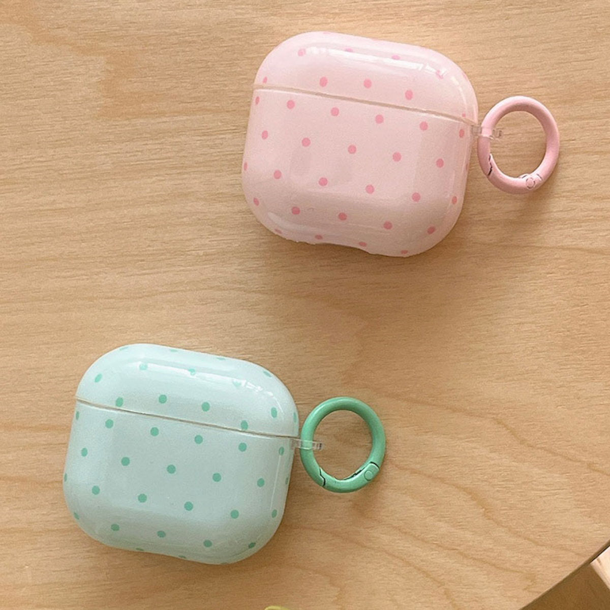 Polka dot AirPods cases - ChildAngle