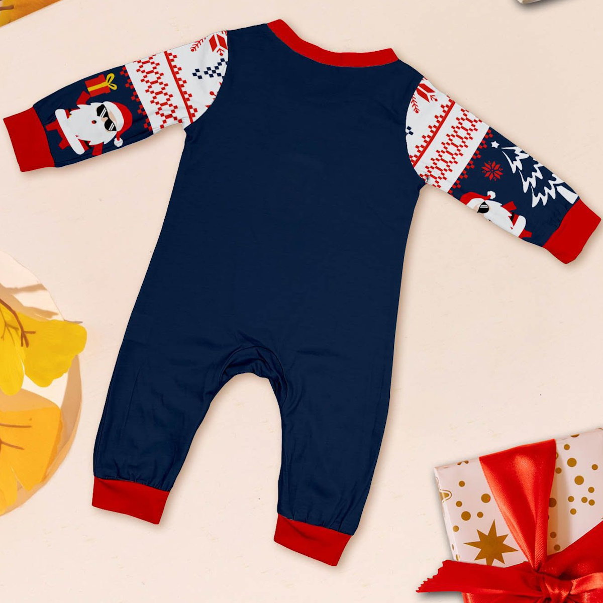 Santa Claus Holding a Gift Box Letter Print Family Matching Christmas Pajamas - ChildAngle Family Matching Christmas Pajama Set