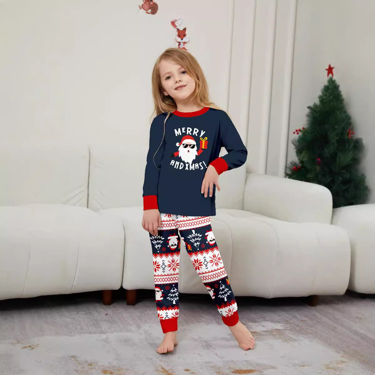 Santa Claus Holding a Gift Box Letter Print Family Matching Christmas Pajamas - ChildAngle Family Matching Christmas Pajama Set