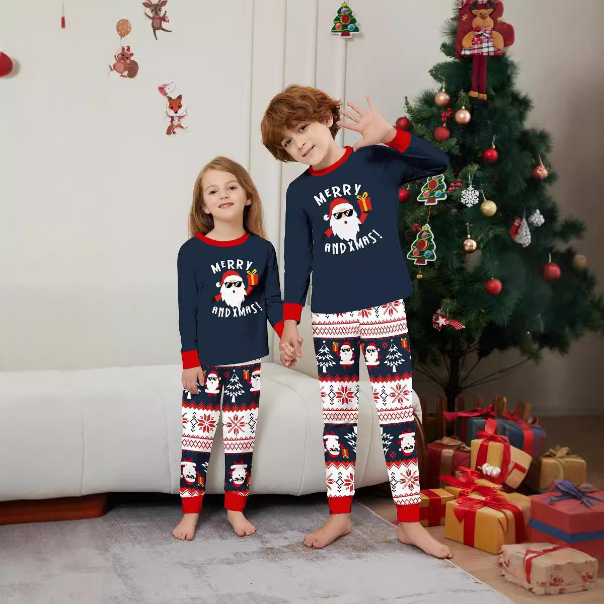 Santa Claus Holding a Gift Box Letter Print Family Matching Christmas Pajamas - ChildAngle Family Matching Christmas Pajama Set