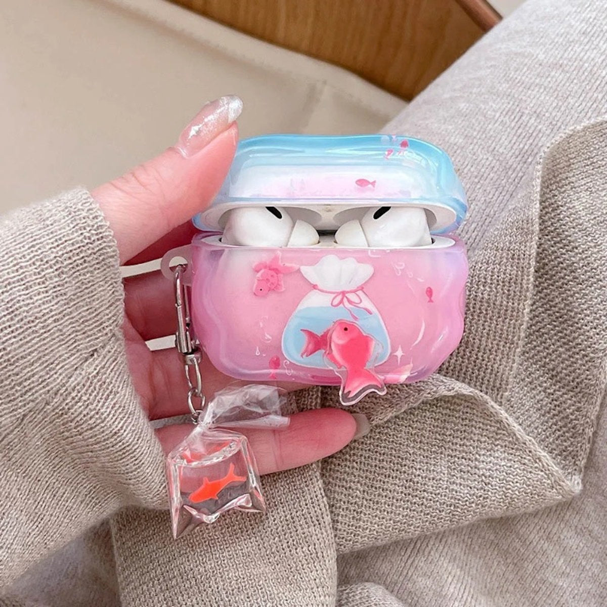 AirPods Pro 3 Fish AirPods Case Gold Fish AirPods Case - ChildAngle