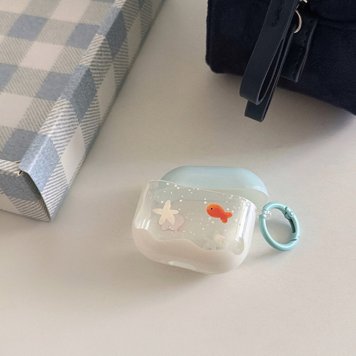 AirPods Pro 3 Fish AirPods Case Gold Fish AirPods Case - ChildAngle
