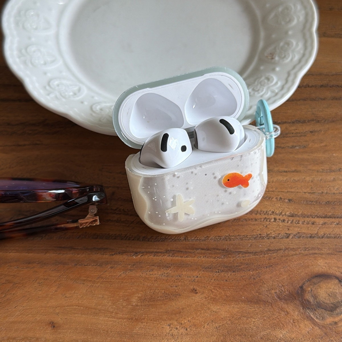 AirPods Pro 3 Fish AirPods Case Gold Fish AirPods Case - ChildAngle