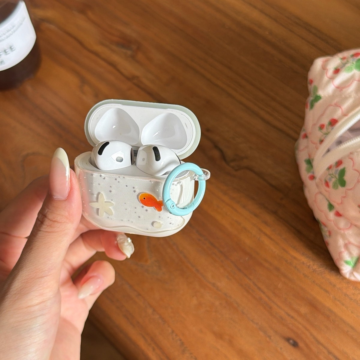 AirPods Pro 3 Fish AirPods Case Gold Fish AirPods Case - ChildAngle