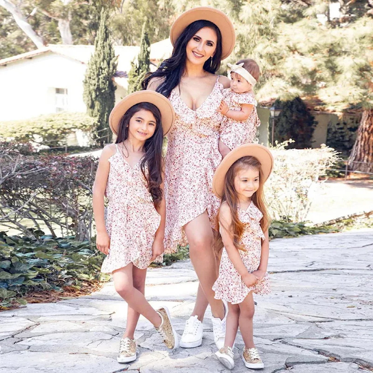 Matching Family Outfits Flower Print Mommy and Me Pink Mother Daughter Dress - ChildAngle