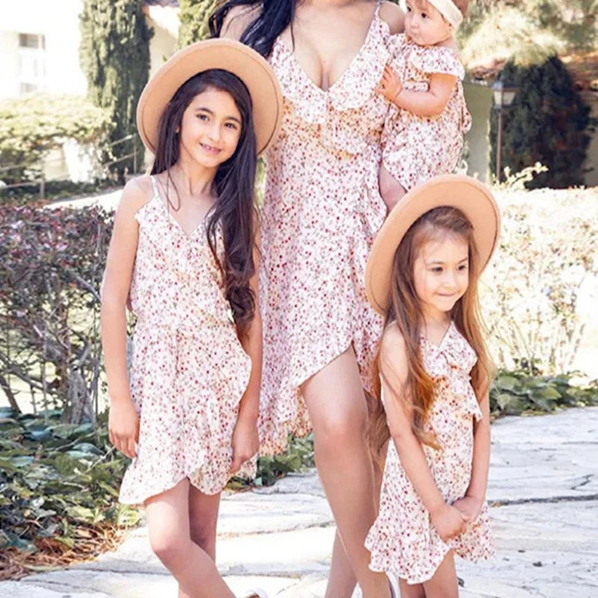 Matching Family Outfits Flower Print Mommy and Me Pink Mother Daughter Dress - ChildAngle