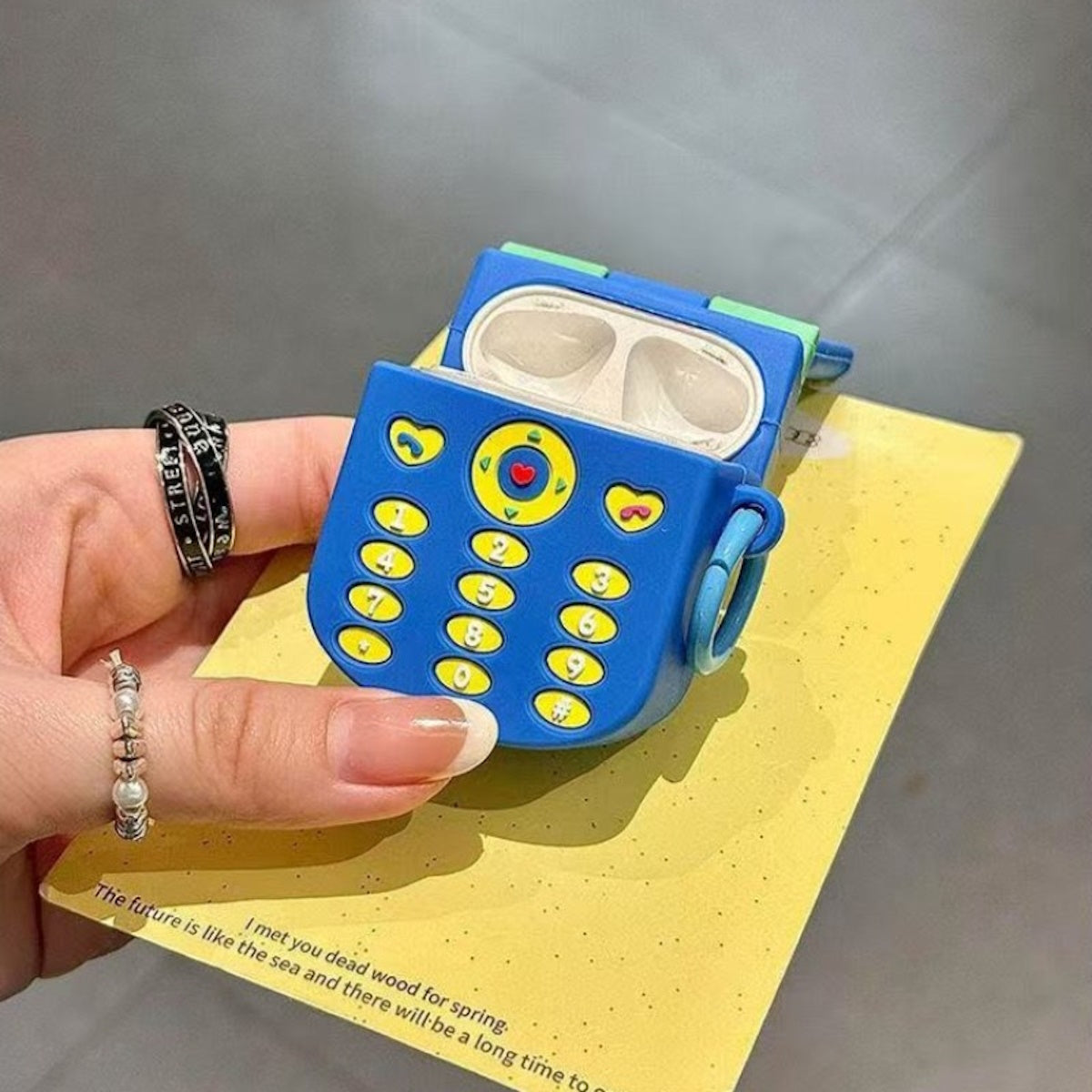 AirPods Pro 3 AirPod 4 Hello Kitty AirPod Case Cartoon Flip Phone Portable Mirror - ChildAngle