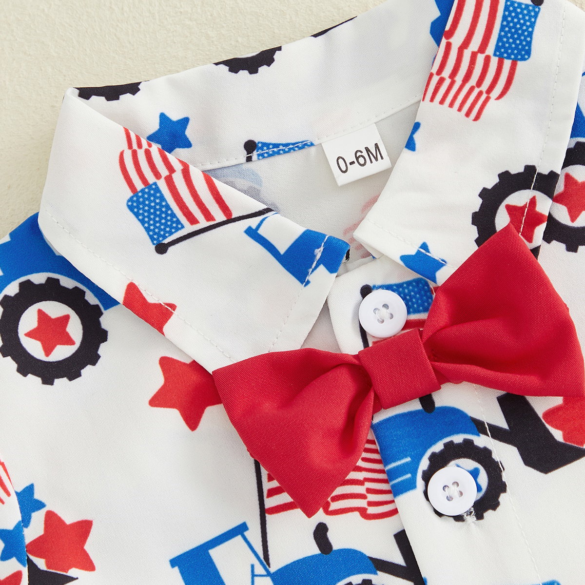 Traje de camiseta y pantalones cortos con la bandera estadounidense y estrellas de camión para el 4 de julio para niños pequeños