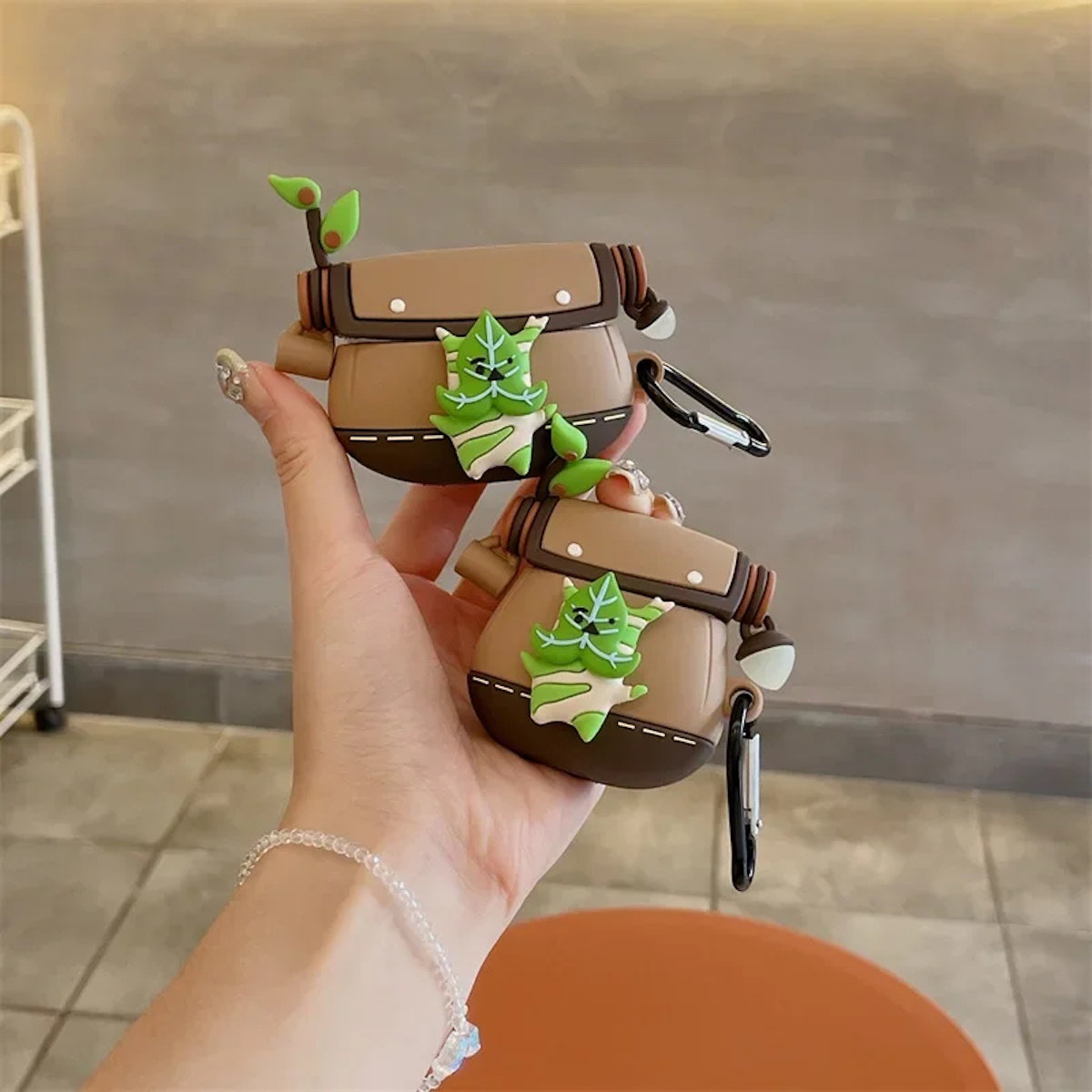 Korok AirPods Case with tree leaves design and luminous effect - ChildAngle