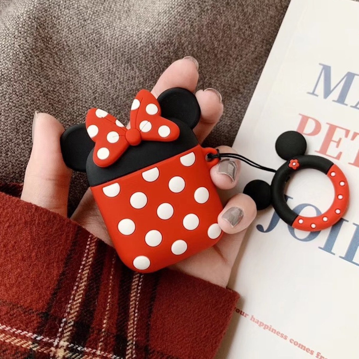 Minnie Mouse-themed AirPods case - ChildAngle