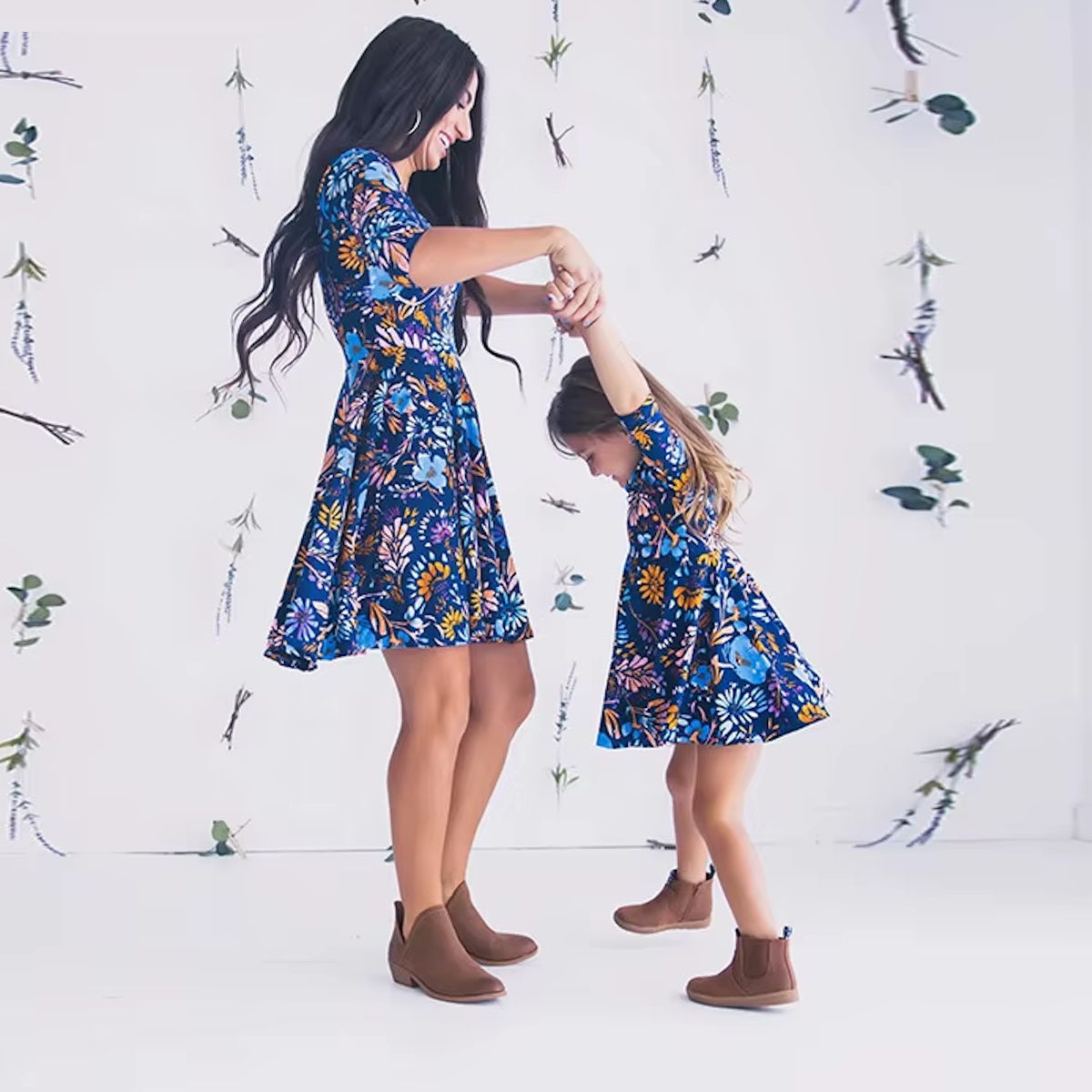 Mommy and Me Matching Dress Blue Elbow Sleeve Floral Midi Dress for Mom and Daughter - ChildAngle