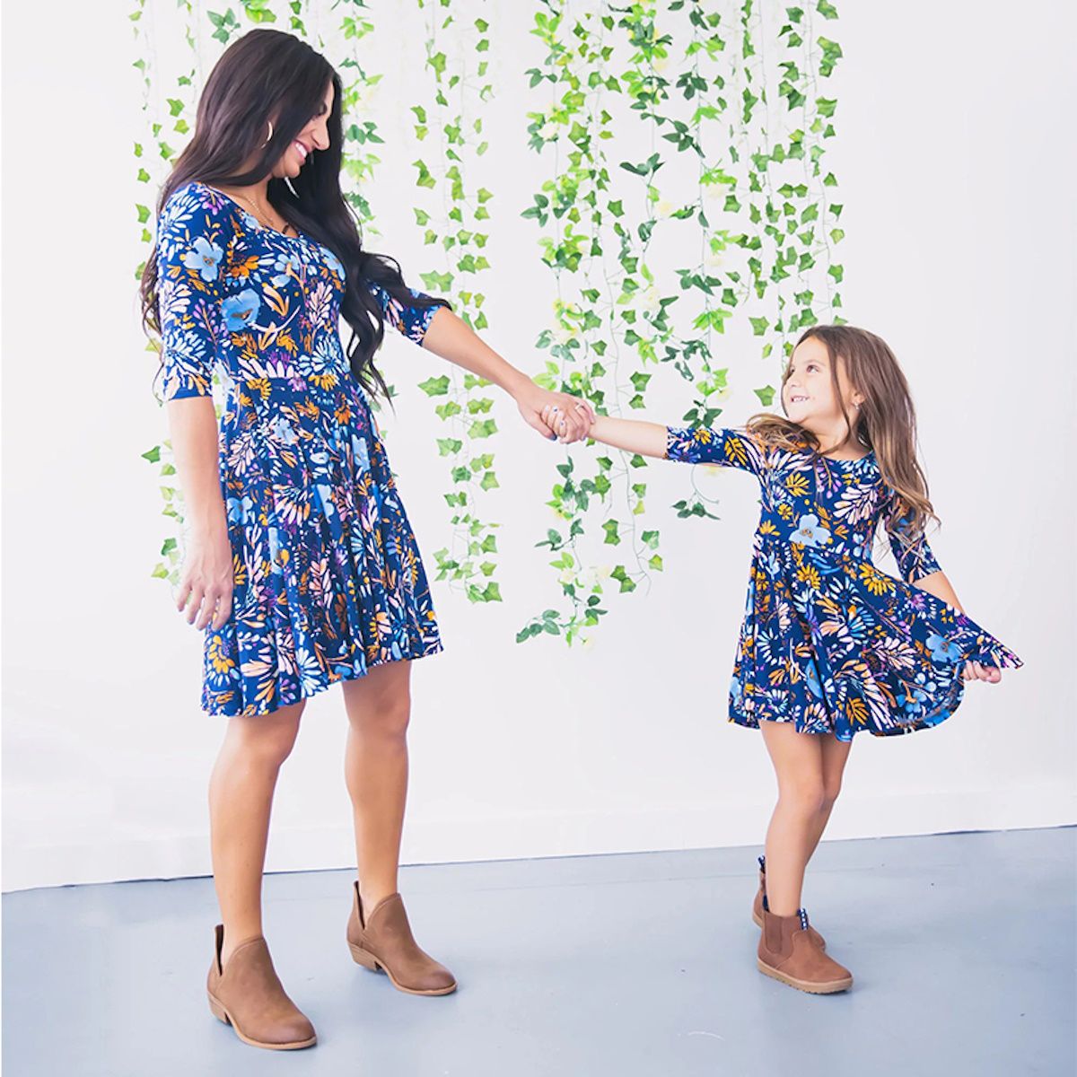 Mommy and Me Matching Dress Blue Elbow Sleeve Floral Midi Dress for Mom and Daughter - ChildAngle