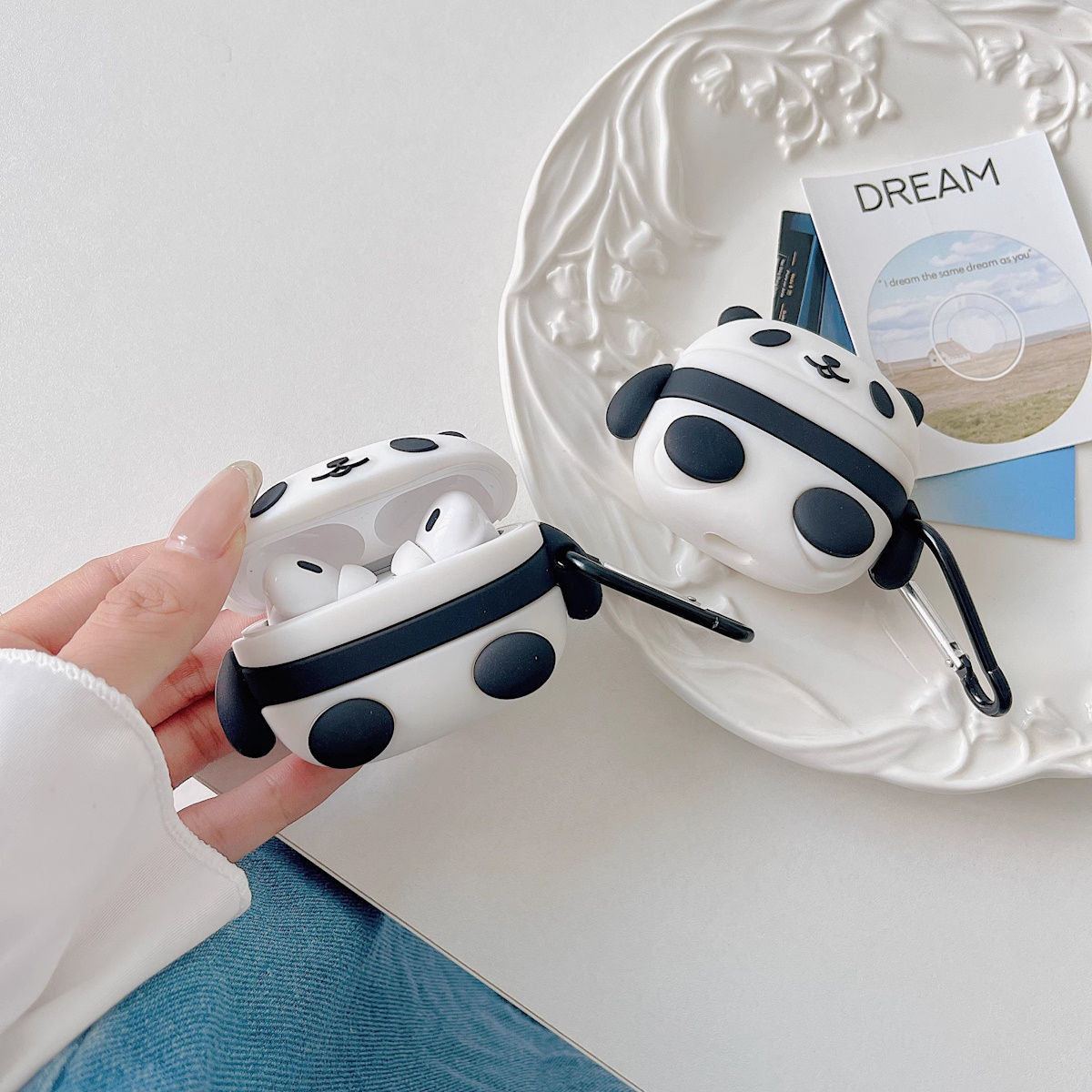 AirPods Pro 3 AirPods 4 Panda AirPods Case - ChildAngle