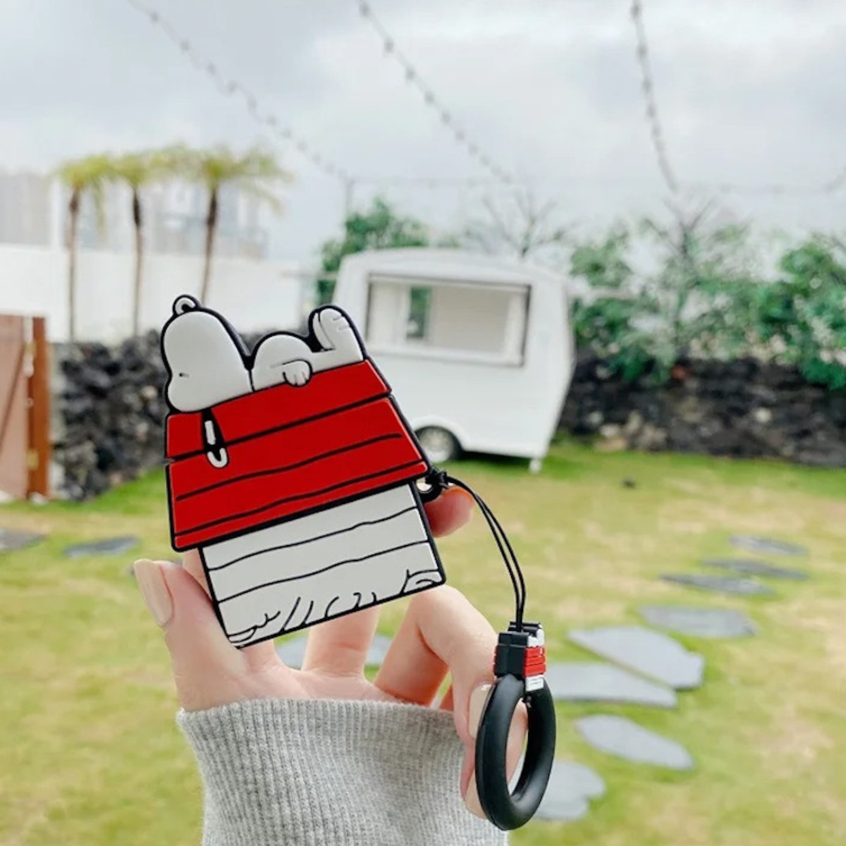 AirPods case with Snoopy design - ChildAngle Snoopy AirPods Case for Teens