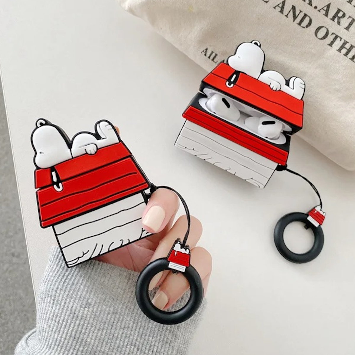 AirPods case with Snoopy design - ChildAngle Snoopy AirPods Case for Teens
