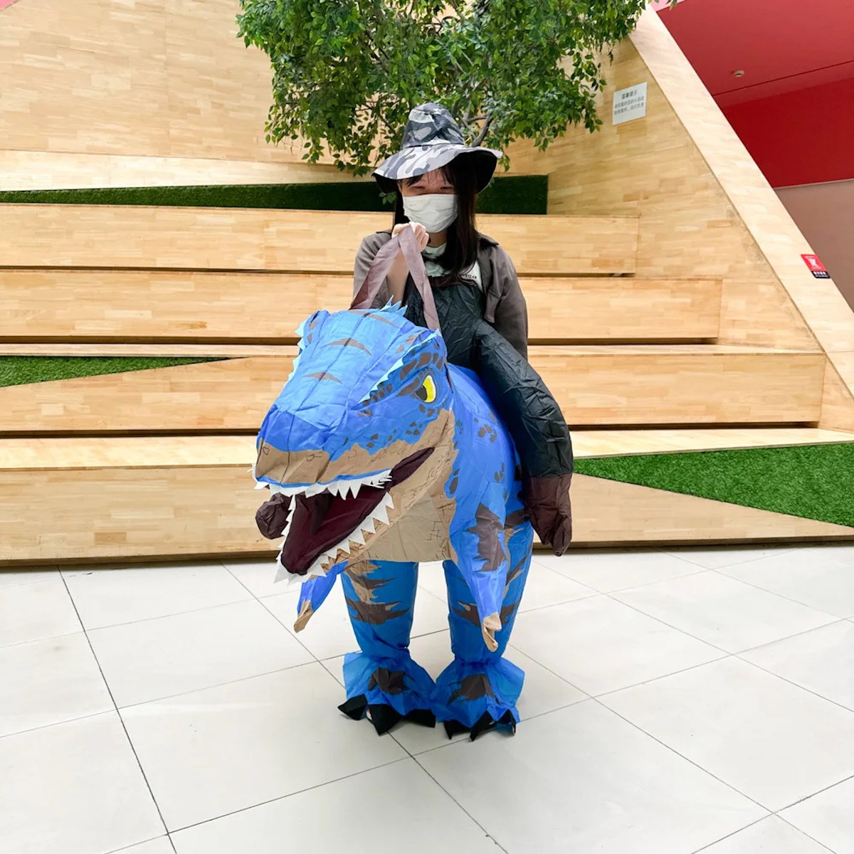 Teens Riding T Rex Costume Halloween Blow up Tyrannosaurus rex, Triceratops, Spinosaurus, Stegosaurus, Velociraptor, T Rex Costume - ChildAngle