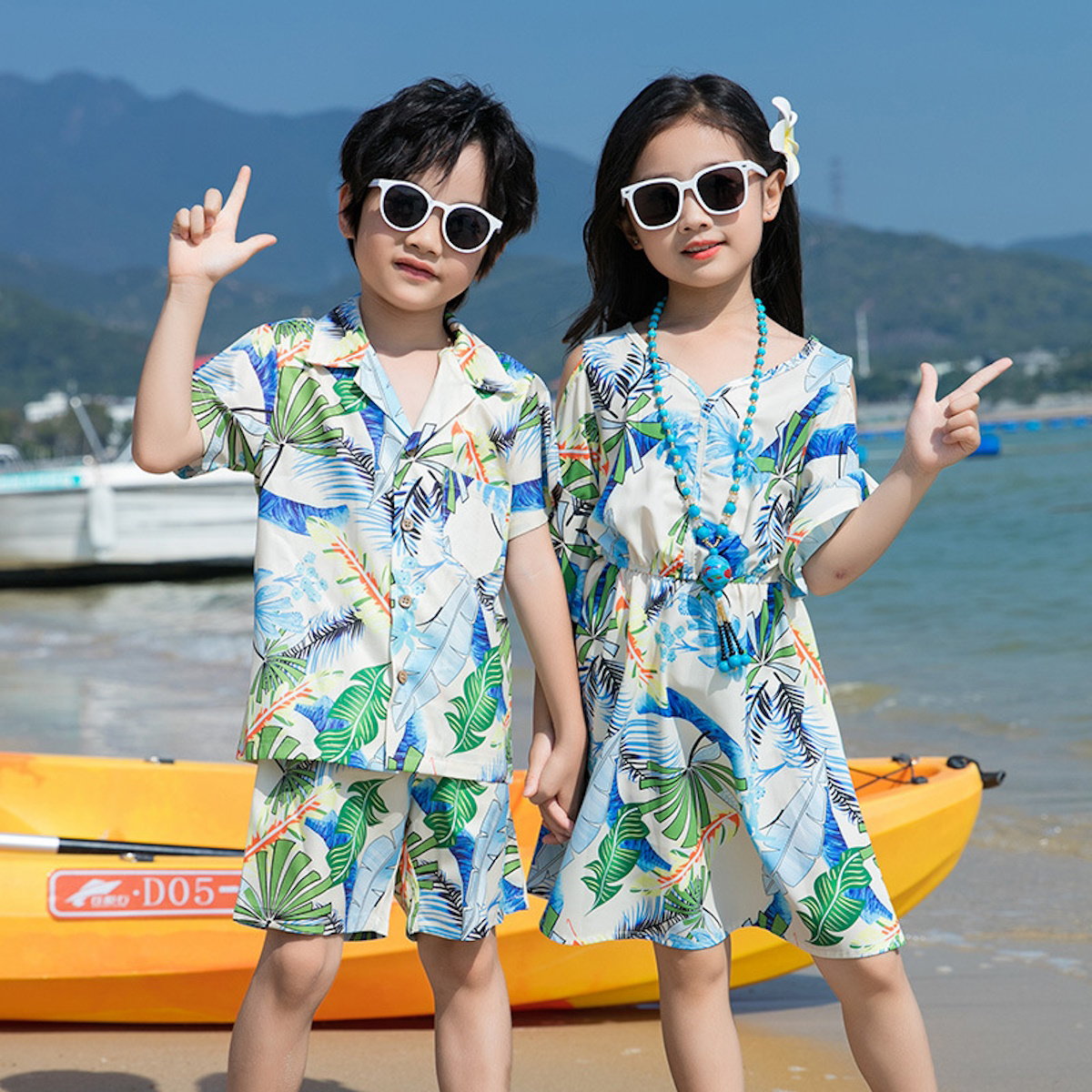 Family matching tropical-themed outfits - ChildAngle