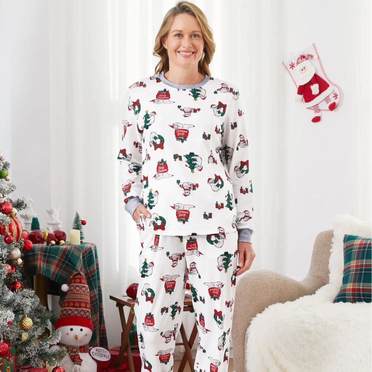 Sloth Family Christmas Pajamas Allover Christmas Pattern Wreath Gift - ChildAngle